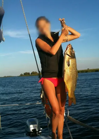 Cara, 39