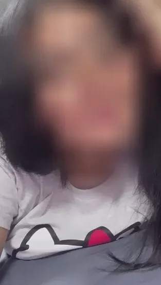 Elif, 25
