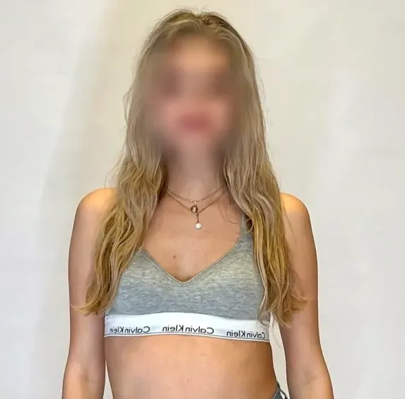 Jasmin, 32