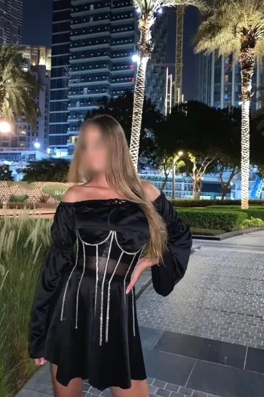 Nora, 40