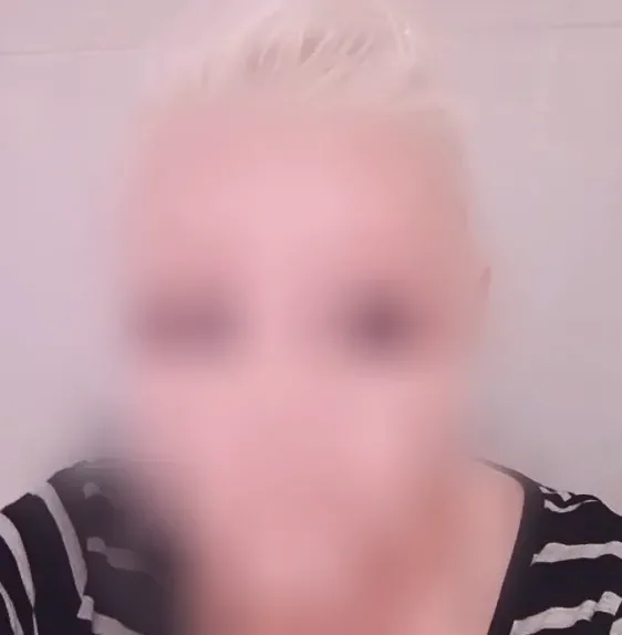 Simone, 39